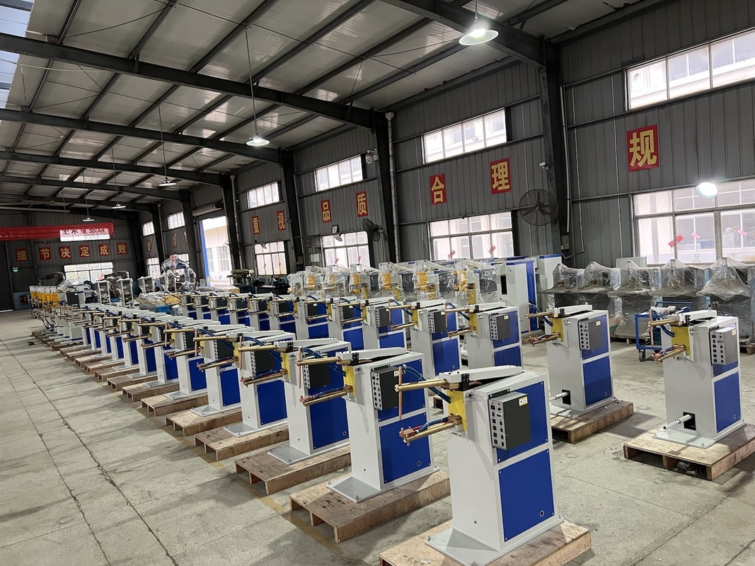 Durable Foot Operated Spot Welding Machine 380V met pompemotor en ultrasone motor