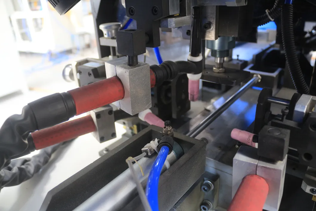 Hwashi Ei Laminatie Transformer Automatische TIG Lasmachine 2